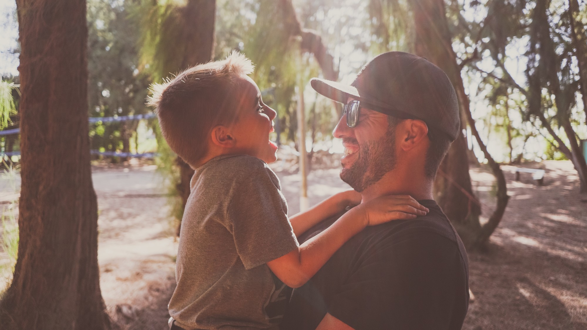 how-affectionate-should-i-be-towards-my-kids-direct-advice-for-dads